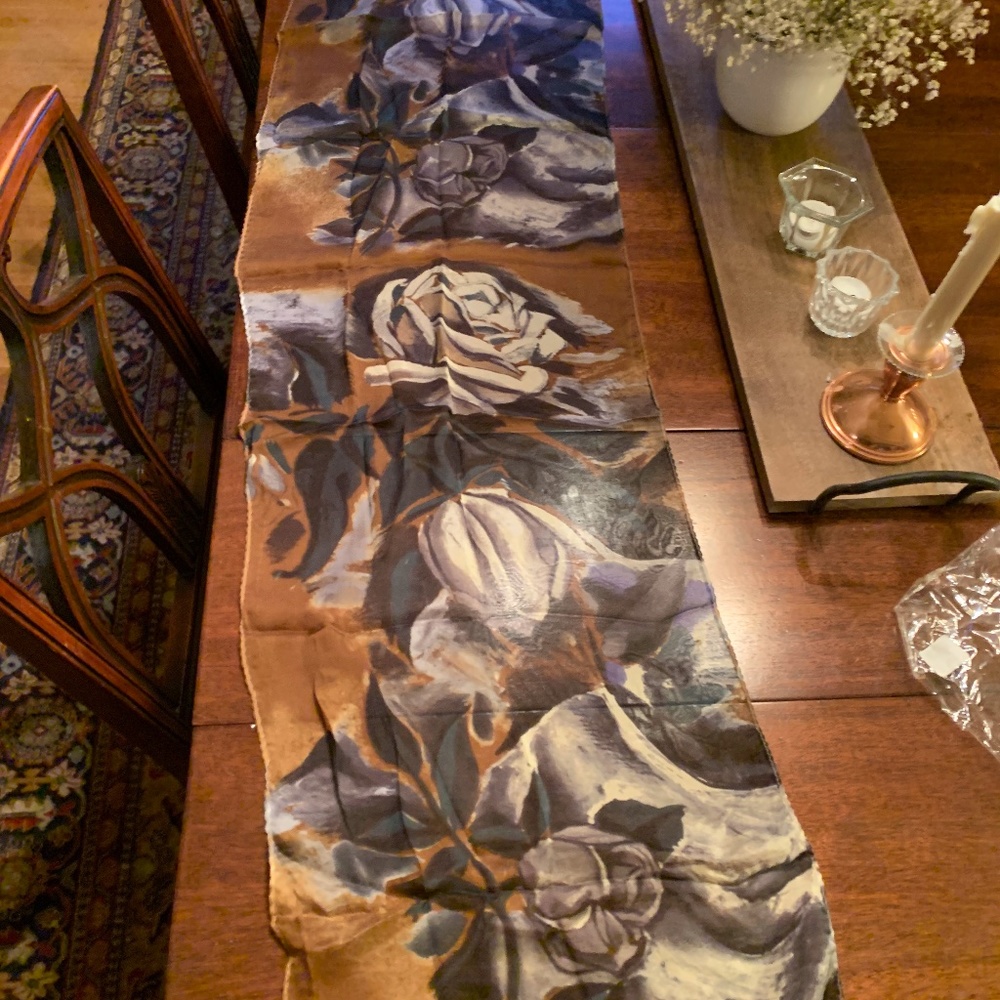 NWT Salvador Dali "Bouquet" Scarf